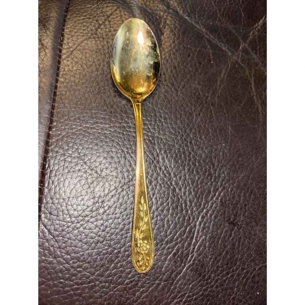 Rogers Gold Tone Flatware‎ Set 16 Pieces Floral Rose Pattern Stainless China